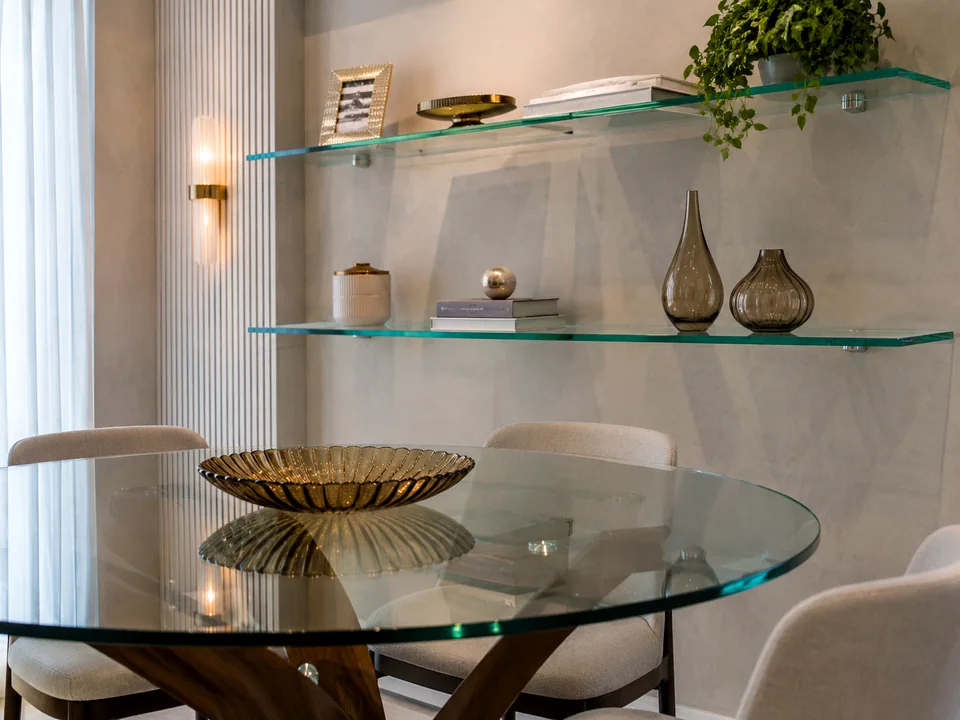 Prateleiras lineares para decoração moderna